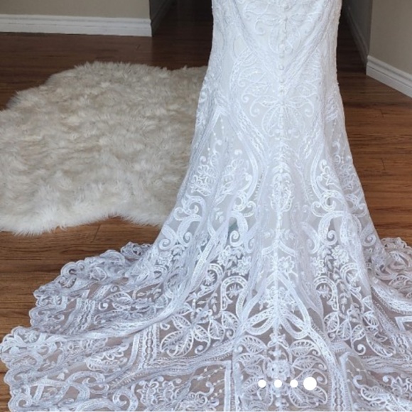 Allure Bridals Wedding Dress - Picture 2 of 8